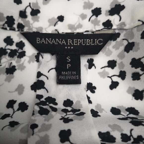 Banana Republic Ladies Size Small Black Grey & White Patterned Blouse - Picture 3 of 7